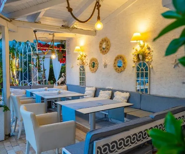 Valz מלון Velipojë